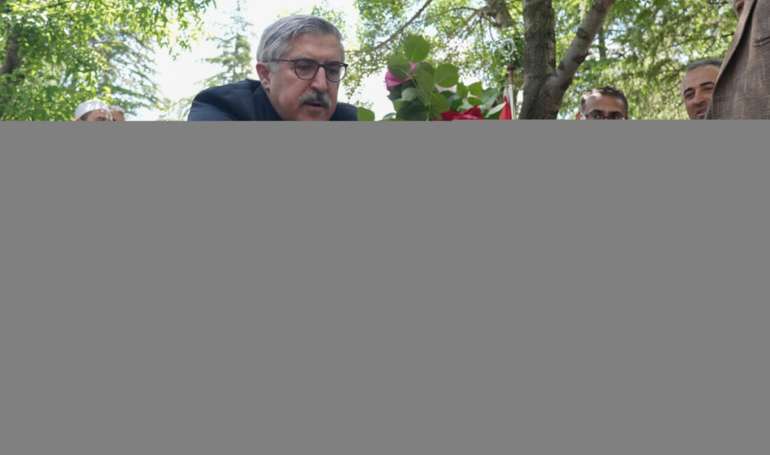 - AK Parti Genel Başkan Yardımcısı Hüseyin Yayman:
- "Abdurrahim Karakoç,