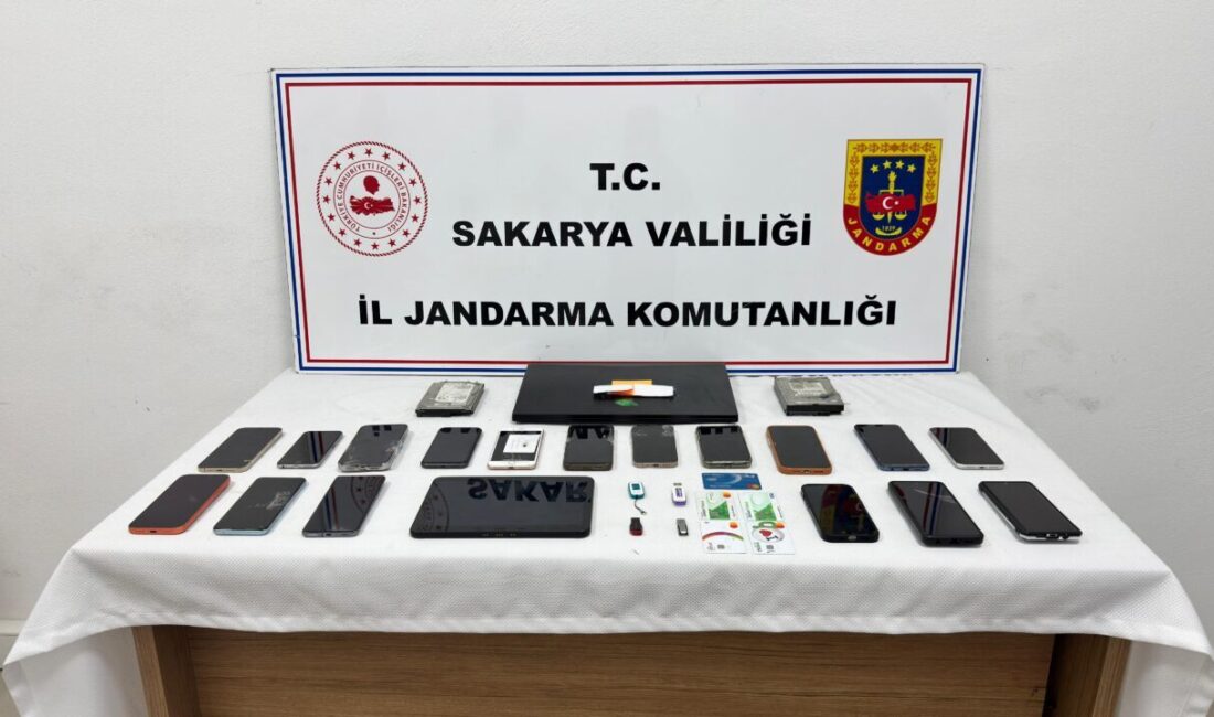 SAKARYA (AA) – Sakarya merkezli 3 ilde düzenlenen "suç örgütü"