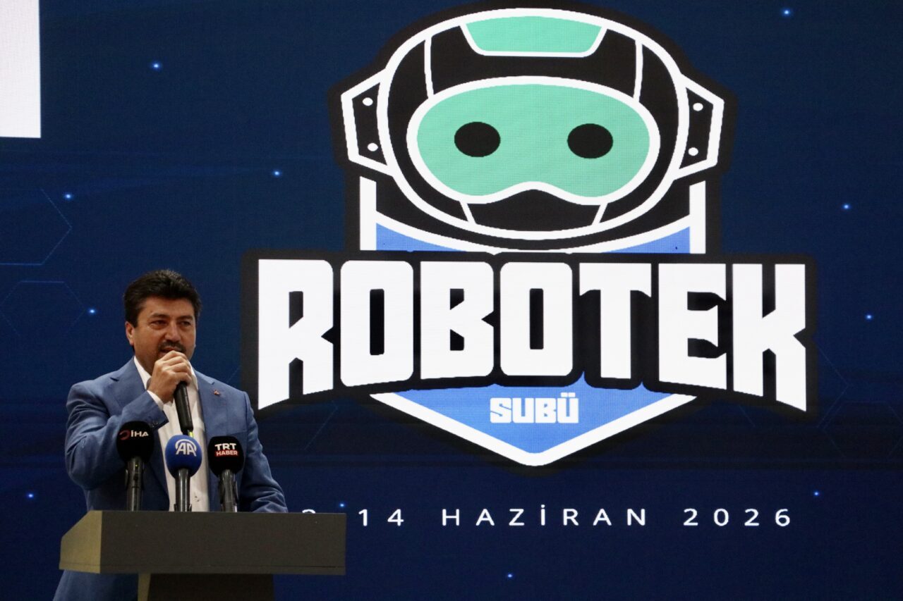 - İlkokuldan üniversite düzeyine kadar öğrencilerin projelerini sergilediği ve 8