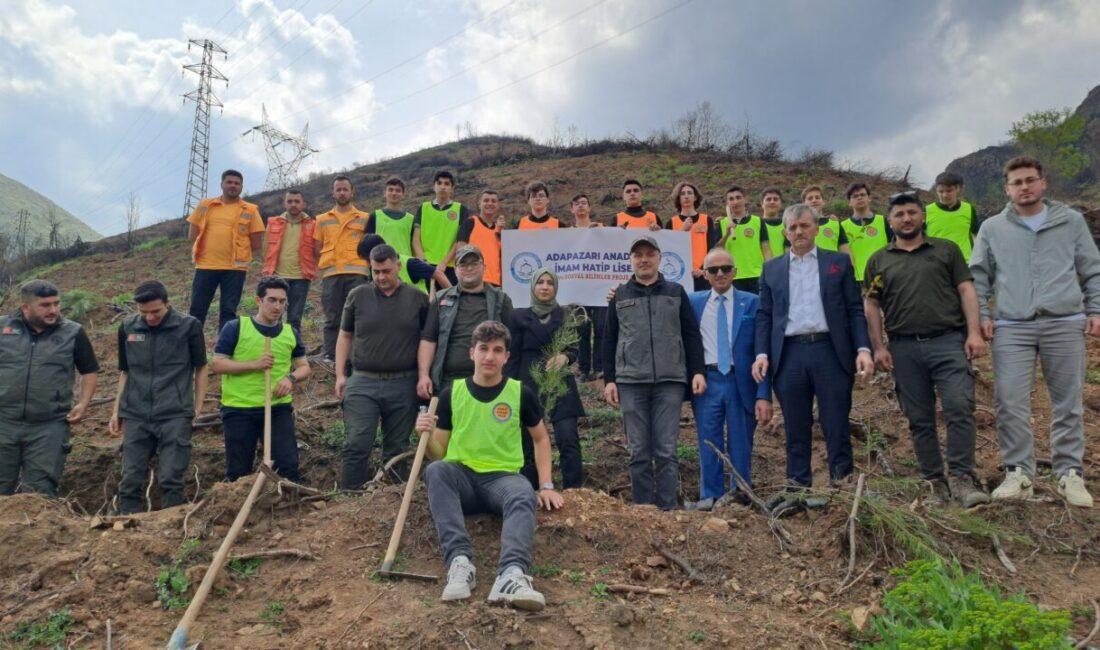- Adapazarı Anadolu İmam Hatip Lisesi, eğitim öğretim yılı boyunca