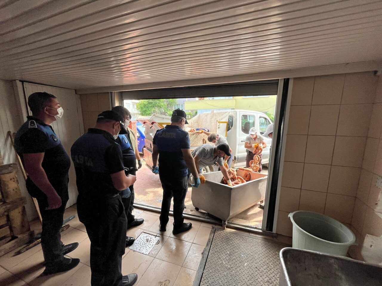 SAKARYA (AA) – Sakarya'nın Hendek ilçesinde yaklaşık 1 ton bozuk