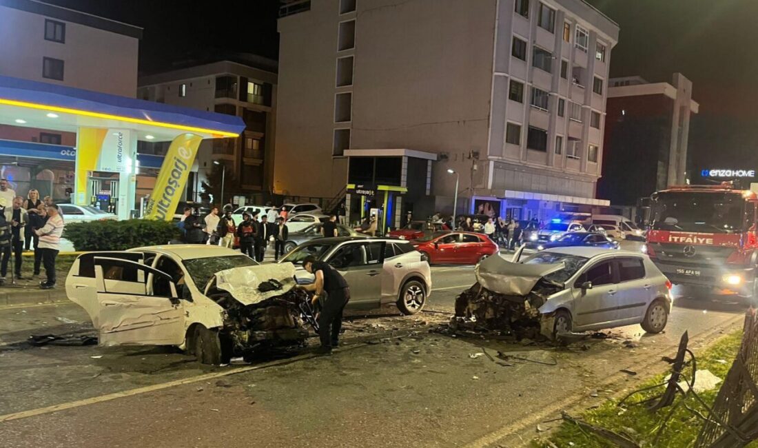 SAMSUN (AA) – Samsun’un Atakum ilçesinde, 3 aracın karıştığı trafik