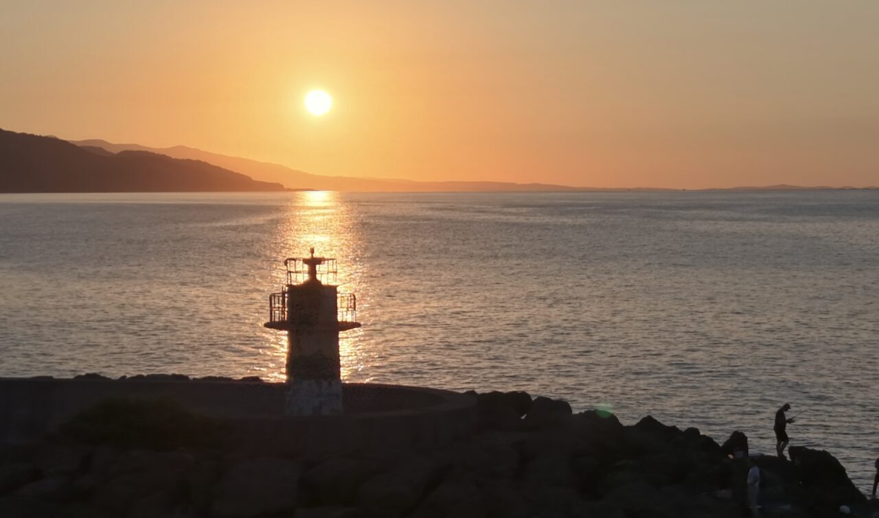SAMSUN (AA) – Samsun'un Yakakent ilçesinde gün batımı dronla görüntülendi.