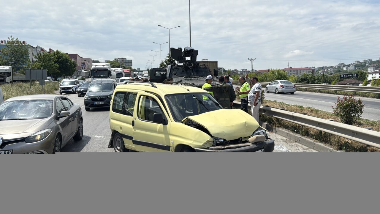 SAMSUN (AA) – Samsun'un İlkadım ilçesinde, zırhlı polis aracının karıştığı