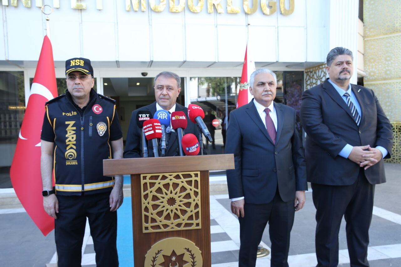 - Şanlıurfa Valisi Hasan Şıldak:
- "Şanlıurfa merkezli 11 ilde 251