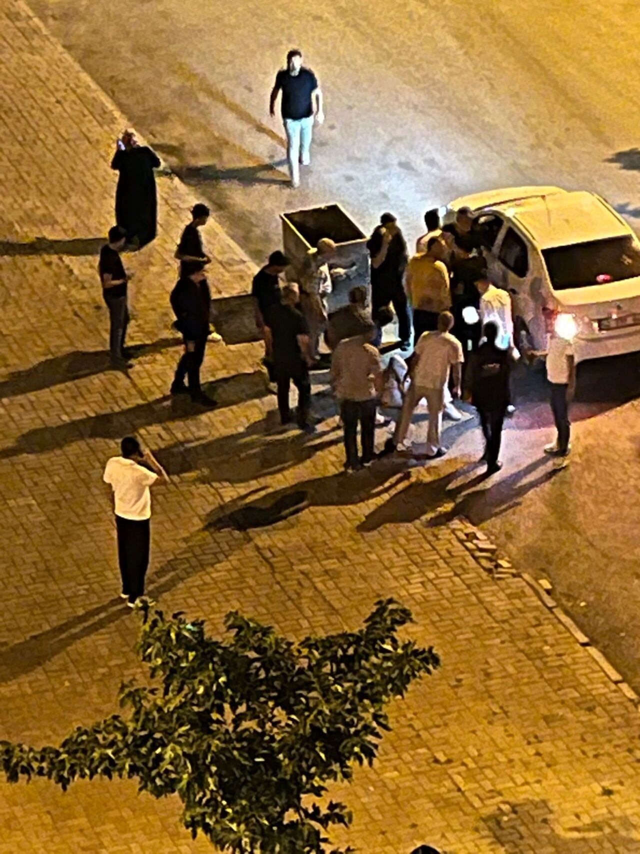 ŞANLIURFA (AA) – Şanlıurfa'nın Karaköprü ilçesinde çıkan silahlı kavgada anne
