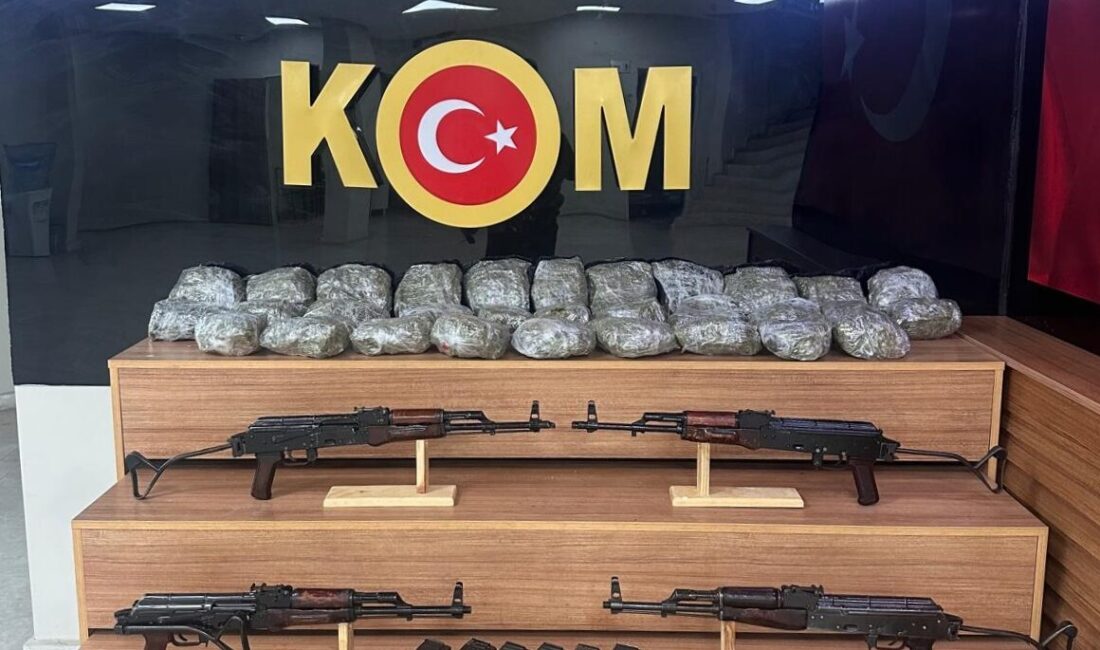 ŞANLIURFA (AA) – Şanlıurfa'da uyuşturucu operasyonunda 10 kilo 700 gram