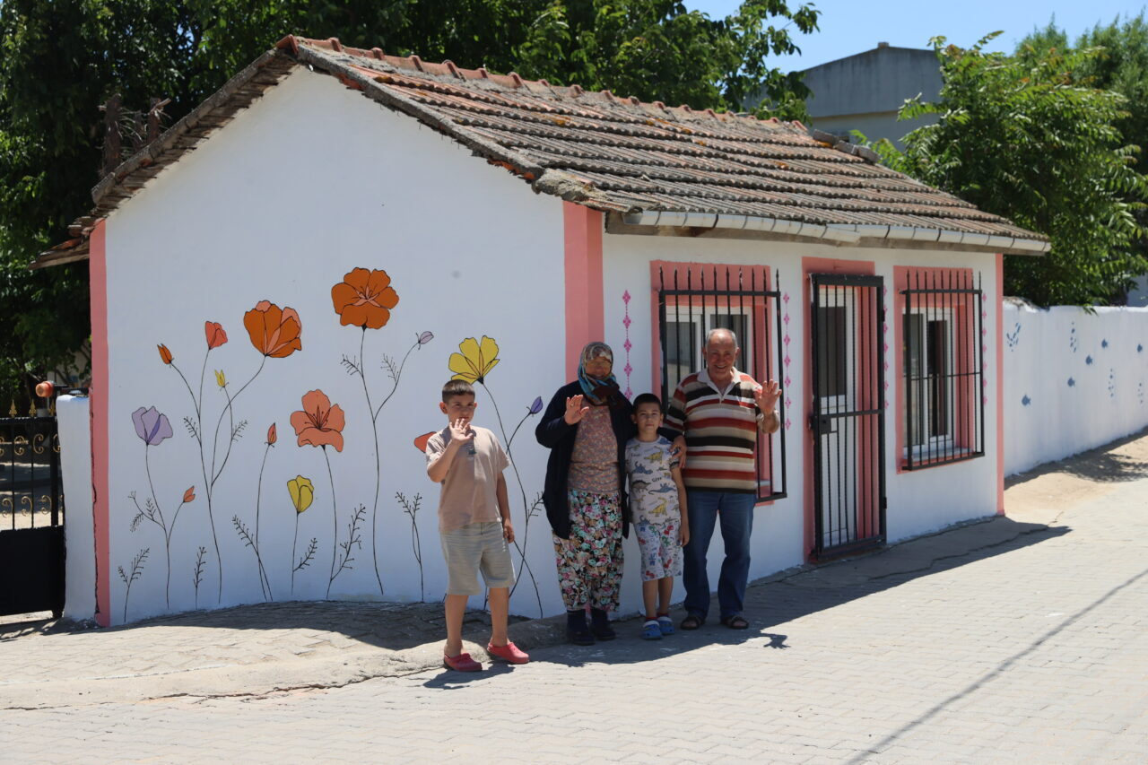 - Saros Körfezi kıyısındaki Sultaniçe köyünde hayata geçirilen "Çiçek Enez"