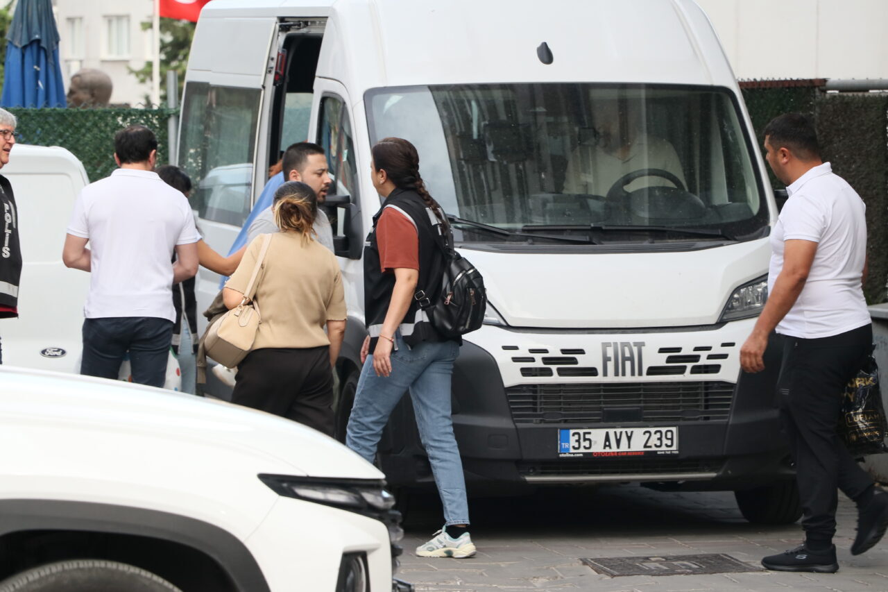 İZMİR (AA) – İzmir'in Seferihisar Belediyesine yönelik yürütülen rüşvet soruşturmasında