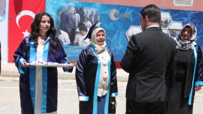 HAKKARİ (AA) – Hakkari'de yaşayan 51 yaşındaki Hamide Korkmaz, 4