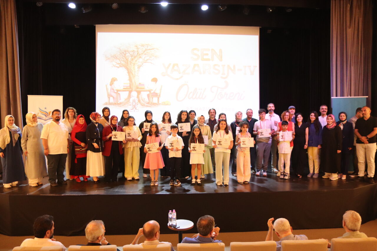 - "Endülüs Okuma Projesi" kapsamında Türkiye genelinde gönüllü öğretmen ve