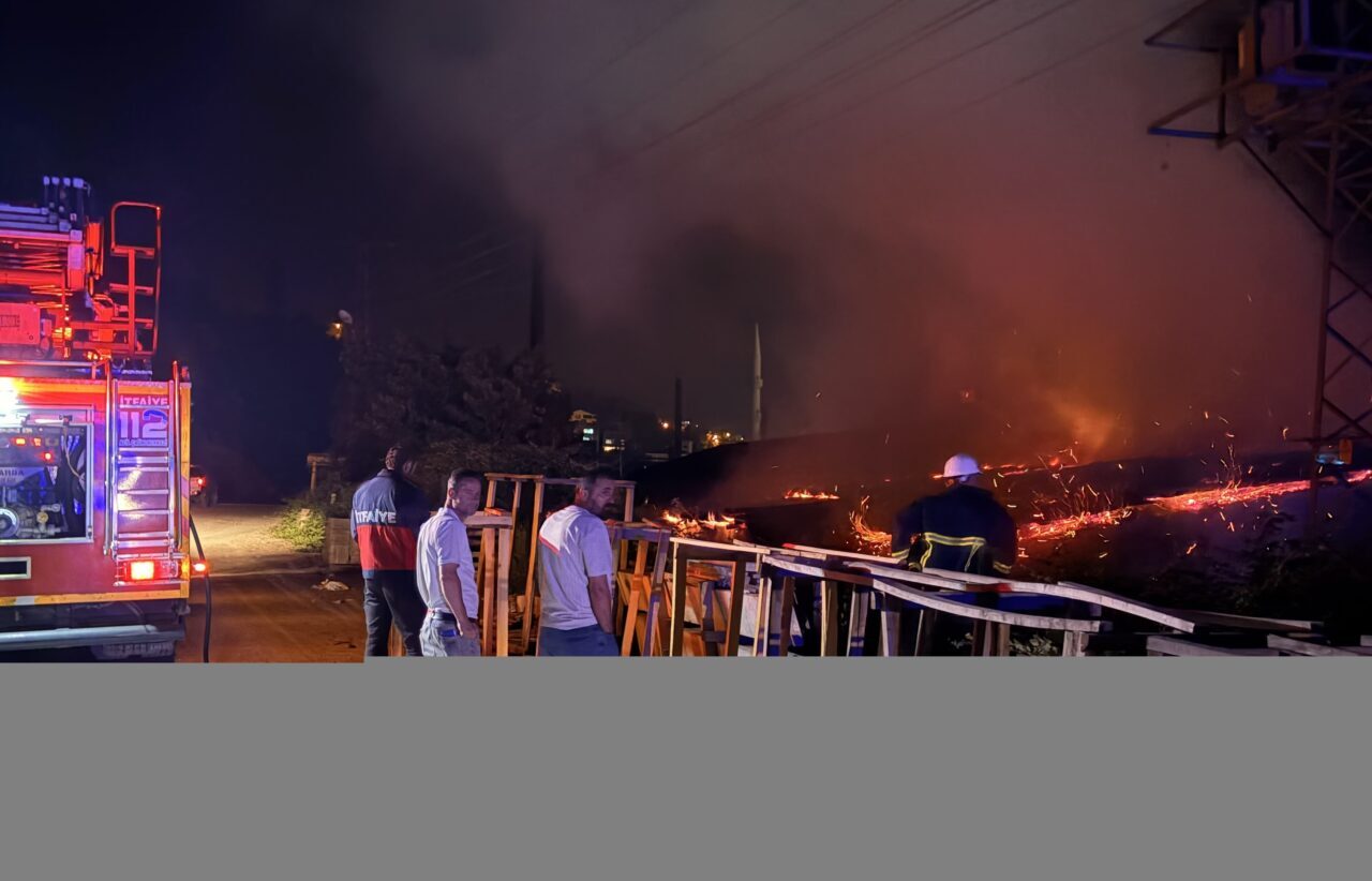 SİNOP (AA) – Sinop'un Ayancık ilçesinde bir fabrikanın depo bölümünde