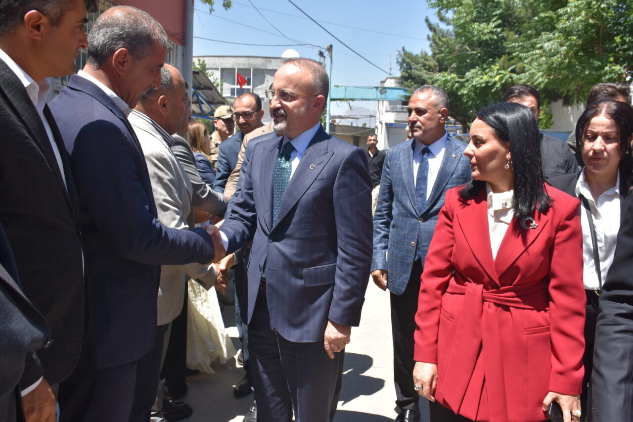- İçişleri Bakan Yardımcısı Bülent Turan:
- "İnşallah 5, 10, 20