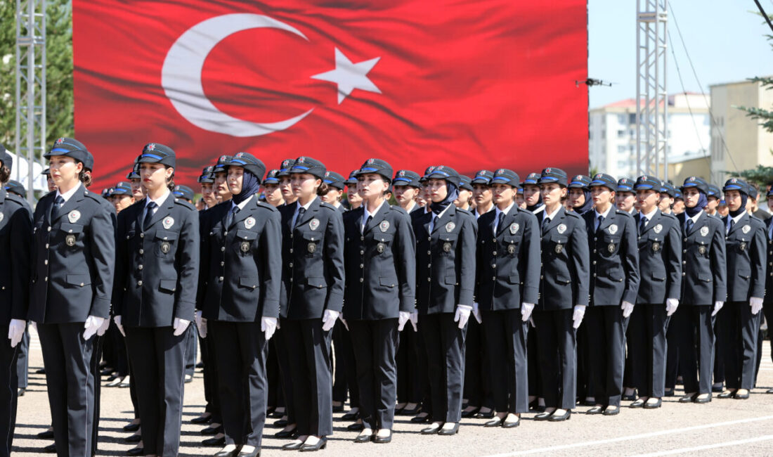 - Kahramanmaraş merkezli depremlerde şehit olan polis memuru Cemil Okur'un