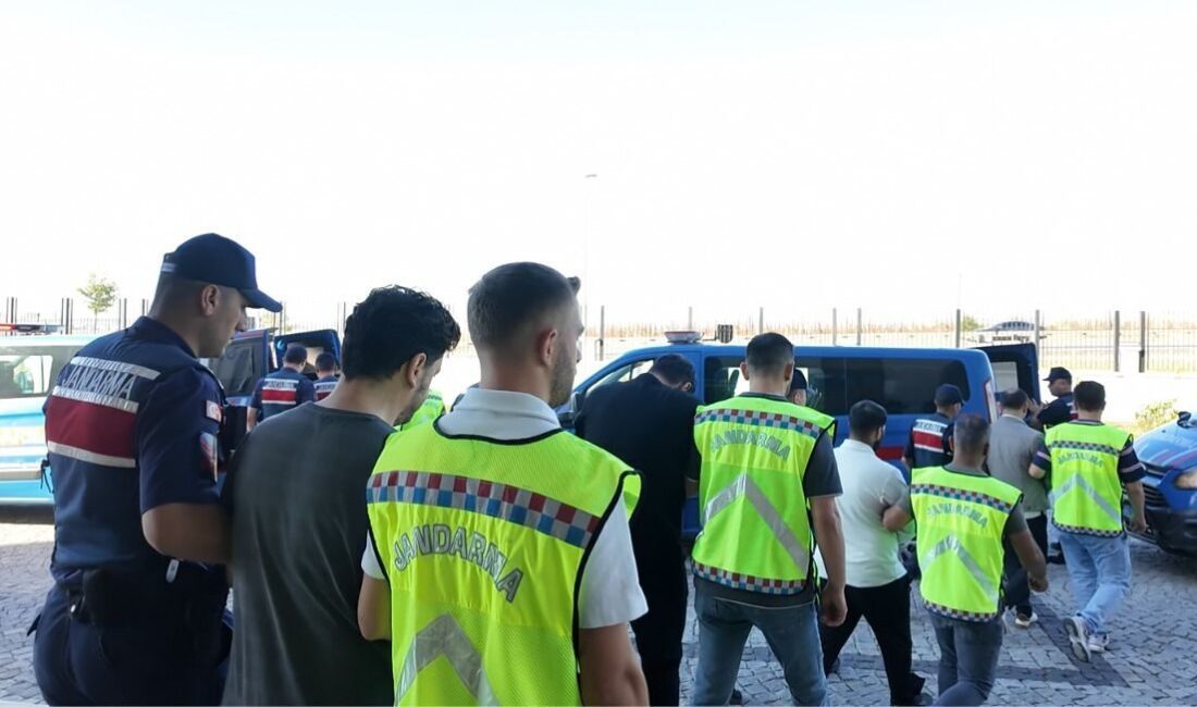 ANKARA (AA) – Türkiye genelinde organize suç örgütlerine yönelik operasyonlarda,