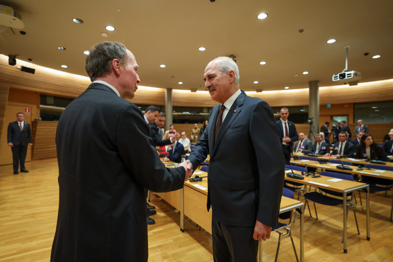 - "Bölgesinde önemli bir güç, bölgesinde büyük bir gelişme potansiyeline