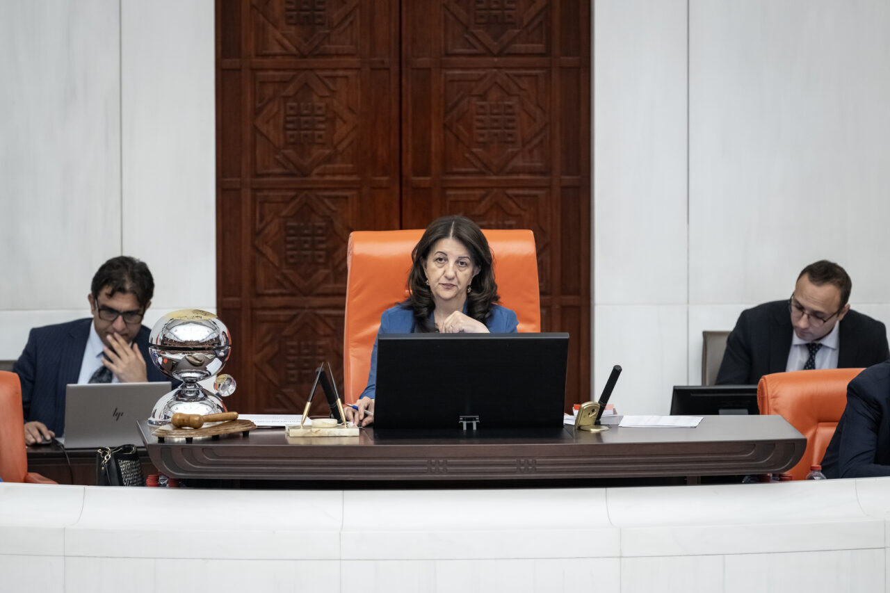 - AK Parti Grup Başkanvekili Leyla Şahin Usta,
- "(AP'nin 2025