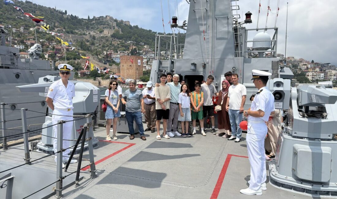 ANTALYA (AA) – Antalya'nın Alanya ilçesinde, Türk Deniz Kuvvetleri Komutanlığına