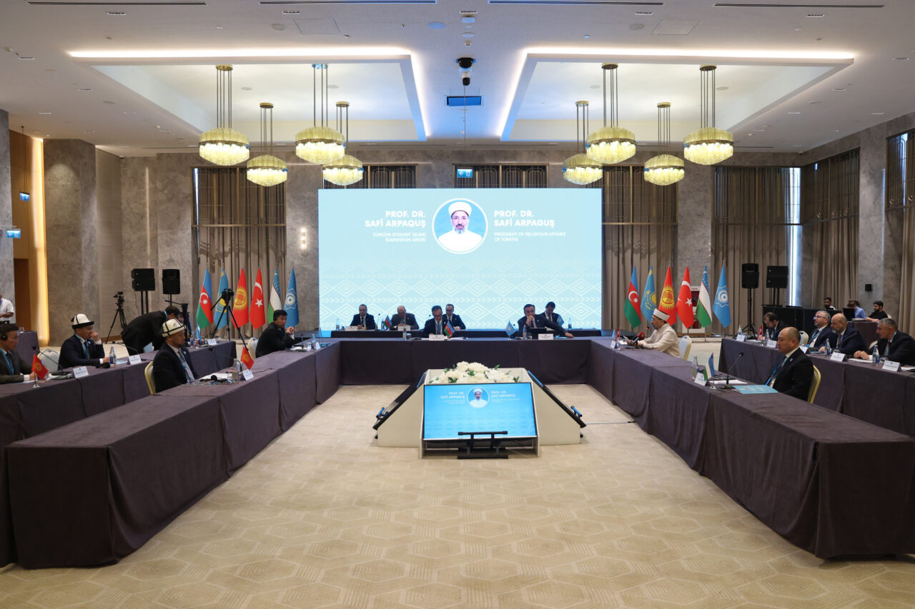 - Diyanet İşleri Başkanı Safi Arpaguş:
- "Ortak akıl oluşturarak çağın