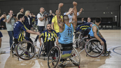 - Beşiktaş: 77 - Fenerbahçe İstanbul Jet: 80
- Sarı-lacivertliler, seride