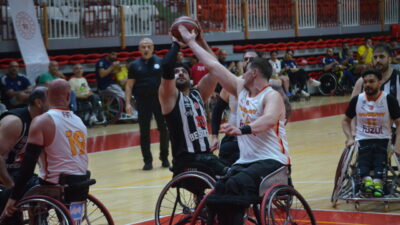- Galatasaray Fuzul: 93 - Beşiktaş: 95
