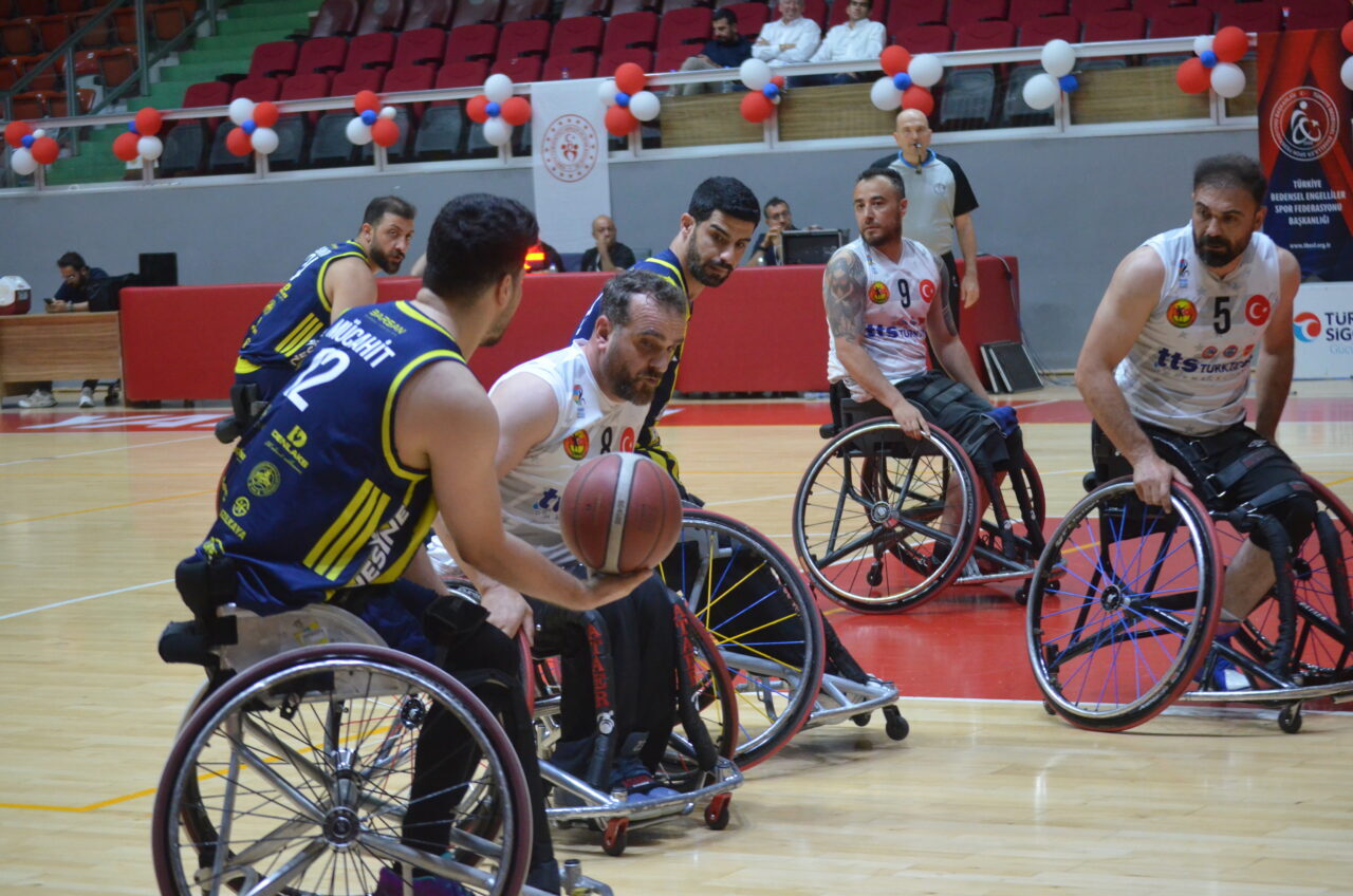 - TSK Rehabilitasyon Merkezi: 65 - Fenerbahçe İstanbul Jet: 80
-
