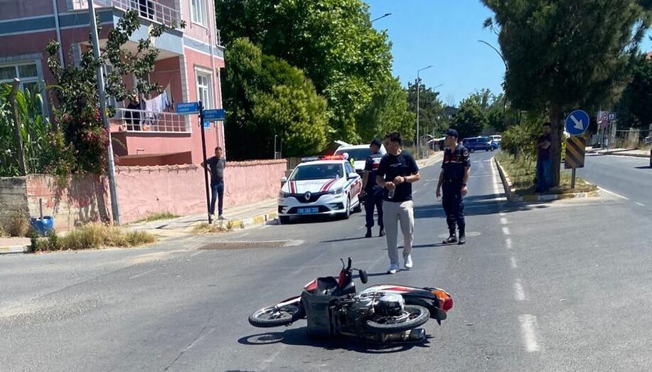TEKİRDAĞ (AA) – Tekirdağ'ın Kapaklı ilçesinde devrilen motosikletin sürücüsü kaldırıldığı