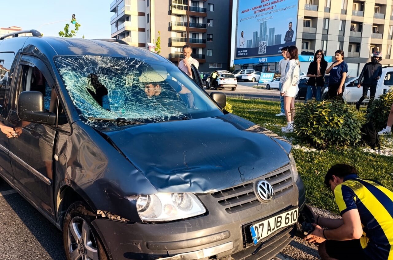TEKİRDAĞ (AA) – Tekirdağ'ın Çerkezköy ilçesinde hafif ticari aracın çarptığı