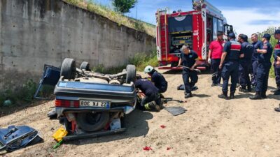 TEKİRDAĞ (AA) – Tekirdağ'ın Malkara ilçesinde otomobilin menfeze düşmesi sonucu