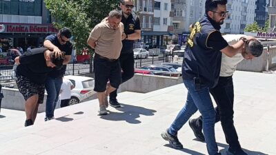 TEKİRDAĞ (AA) – Tekirdağ'ın Çerkezköy ilçesinde nişan merasiminde iki grup