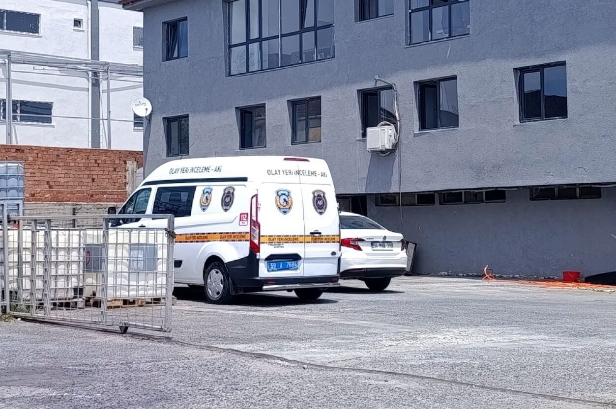 TEKİRDAĞ (AA) – Tekirdağ'ın Kapaklı ilçesinde bir fabrikada çıkan silahlı