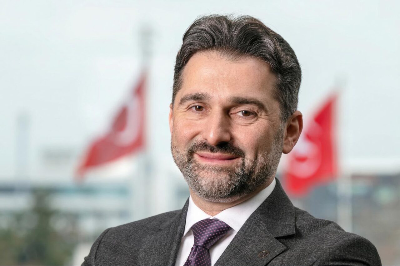 - THY Yönetim Kurulu ve İcra Komitesi Başkanı Prof. Dr.