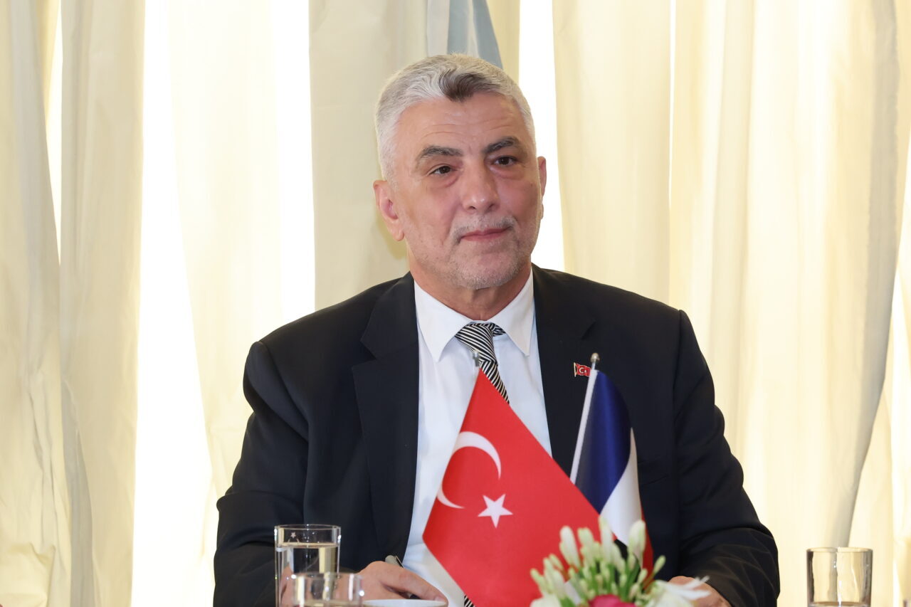 - "Tarihsel olarak Fransa, Türkiye'nin uzun süreli ilişkisi olan en