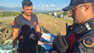 TOKAT (AA) – Tokat'ın Niksar ilçesinde hafif ticari araç ile