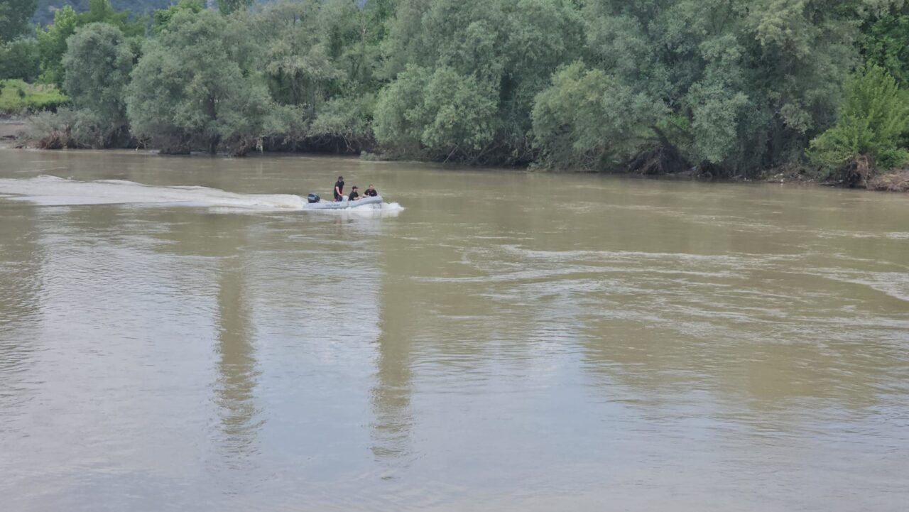 TOKAT (AA) – Tokat'ın Erbaa ilçesinde Kelkit Çayı'na düşerek akıntıya