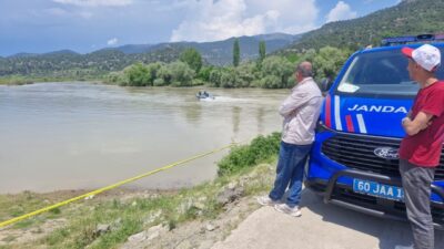 TOKAT (AA) – Tokat'ın Erbaa ilçesinde Kelkit Çayı'na düşerek akıntıya