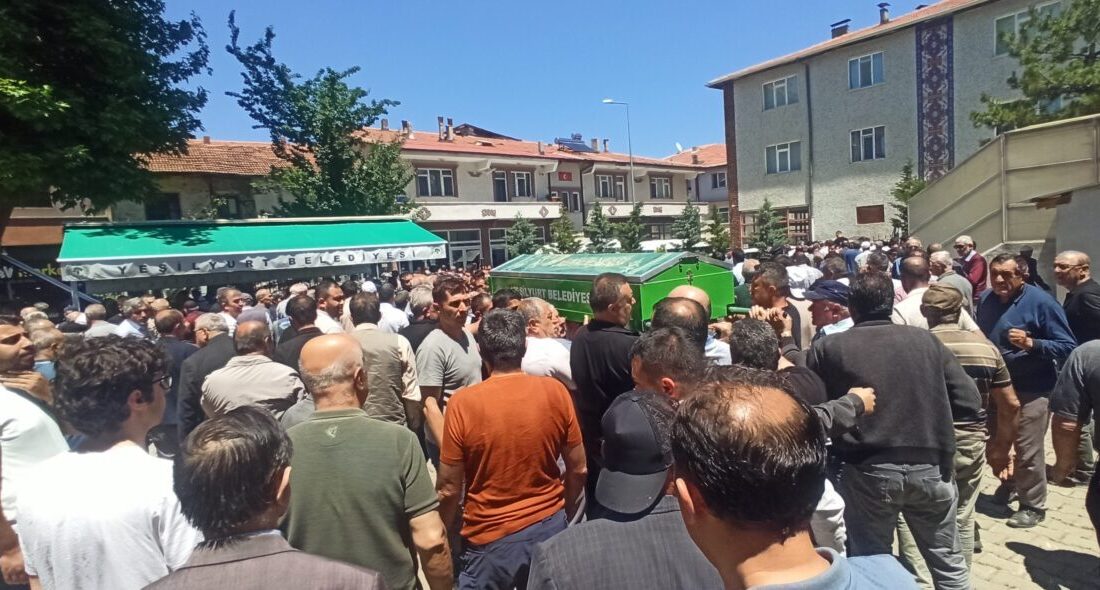 TOKAT (AA) – Tokat'ın Yeşilyurt ilçesinde, cenazeden dönerken otomobilin devrilmesi