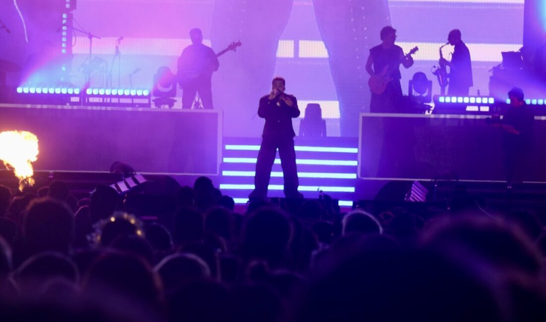 TRABZON (AA) – Trabzon Kültür Yolu Festivali'nin yedinci gününde şarkıcı