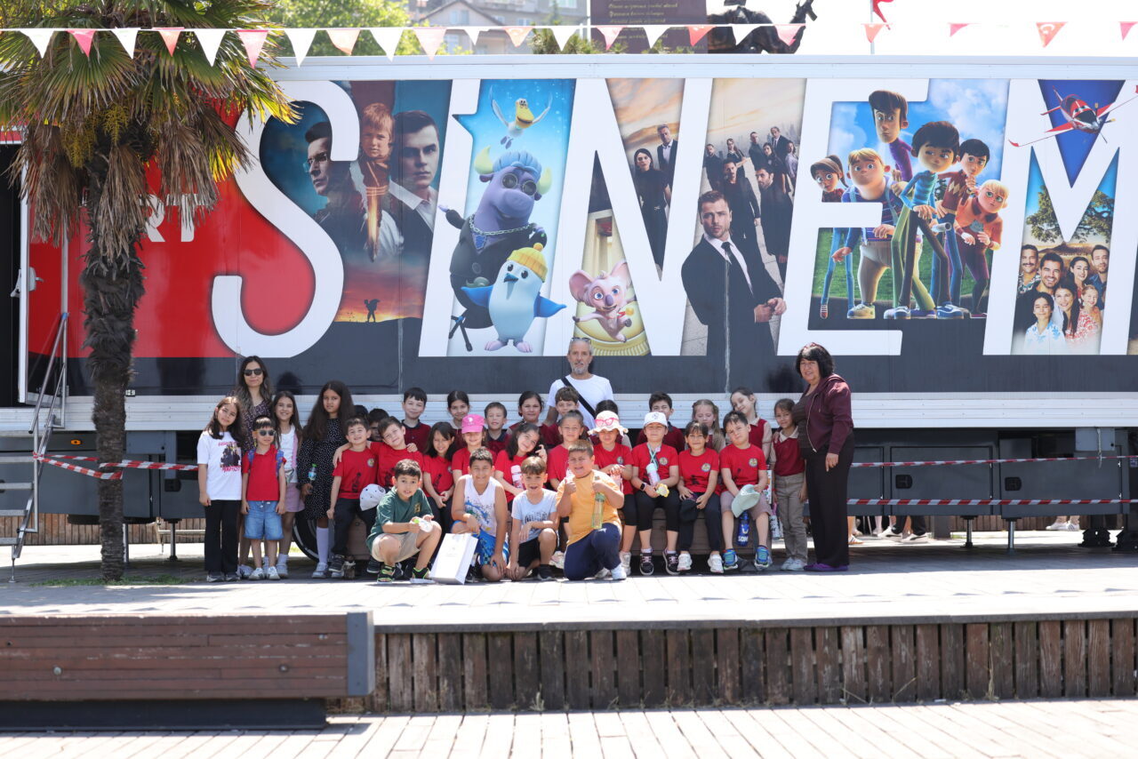 ZONGULDAK (AA) – Zonguldak'ta çocuklar, TRT tarafından hayata geçirilen Mobil