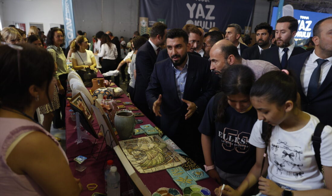 - Muğla Valisi İdris Akbıyık:
"TÜGVA gerçekten gençlerimizin ve çocuklarımızın yetişmesine,