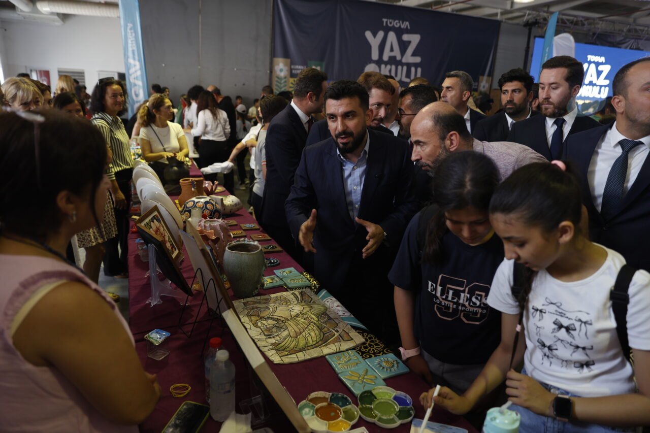 - Muğla Valisi İdris Akbıyık:
"TÜGVA gerçekten gençlerimizin ve çocuklarımızın yetişmesine,