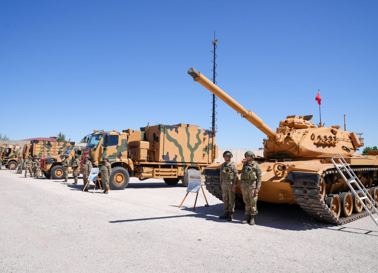 DİYARBAKIR (AA) – Türk Kara Kuvvetlerinin 2235'inci kuruluş yıl dönümü