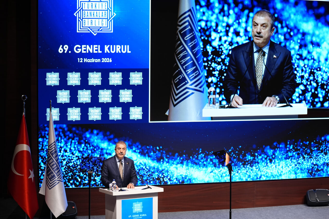 - BDDK Başkanı Şahap Kavcıoğlu:
- "Gelecek dönem bankacılık sektörü için
