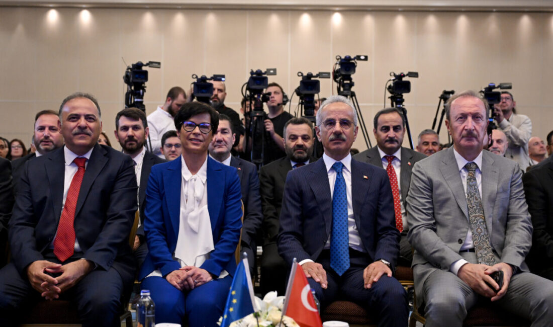 - Ulaştırma ve Altyapı Bakanı Abdulkadir Uraloğlu:
- "Ulaşım olmadan ticaret