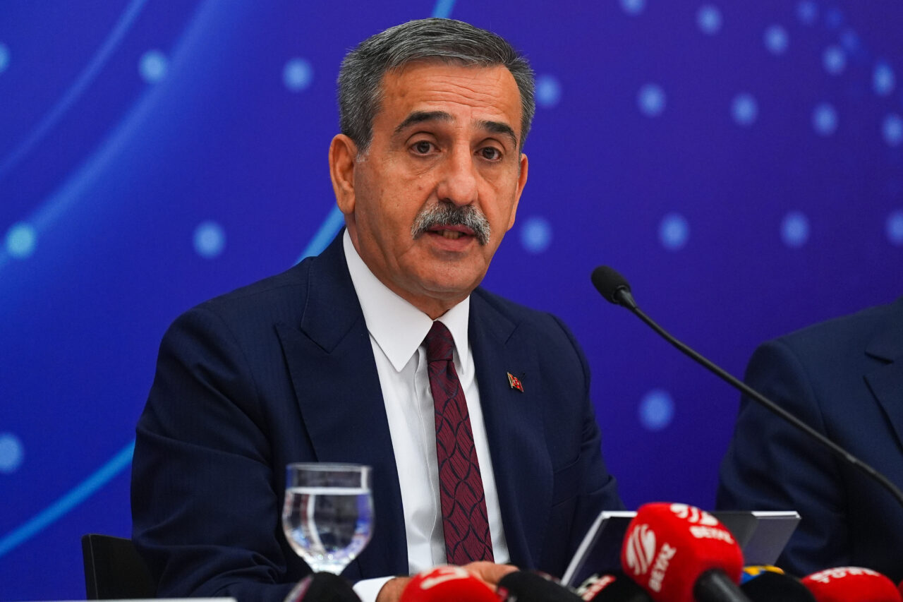- "Enflasyon farkına ek olarak refah payı istiyoruz. Kayıpların telafi