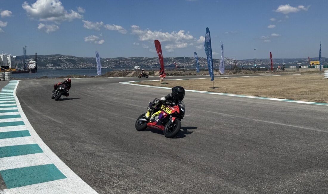 KOCAELİ (AA) – Türkiye Süpermoto ve Motomini Şampiyonası'nın 3. ayak