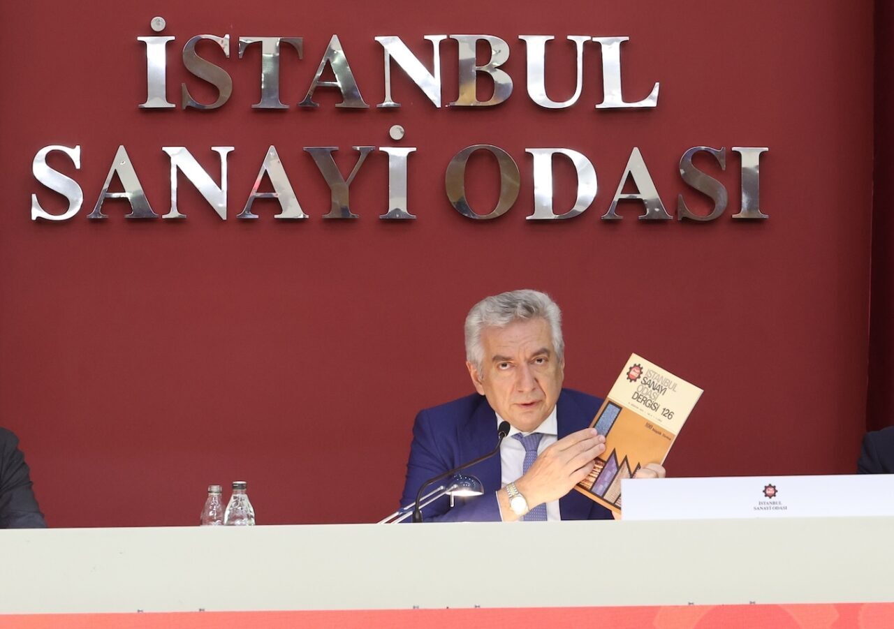 - TÜPRAŞ, geçen yıl, üretimden satışlarda 698,8 milyar  lirayla