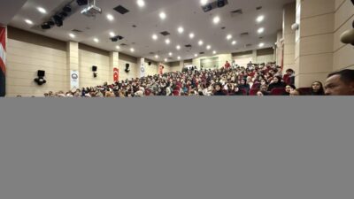 ZONGULDAK (AA) – Türkiye'nin ilk astronotu Alper Gezeravcı, Zonguldak'ta düzenlenen
