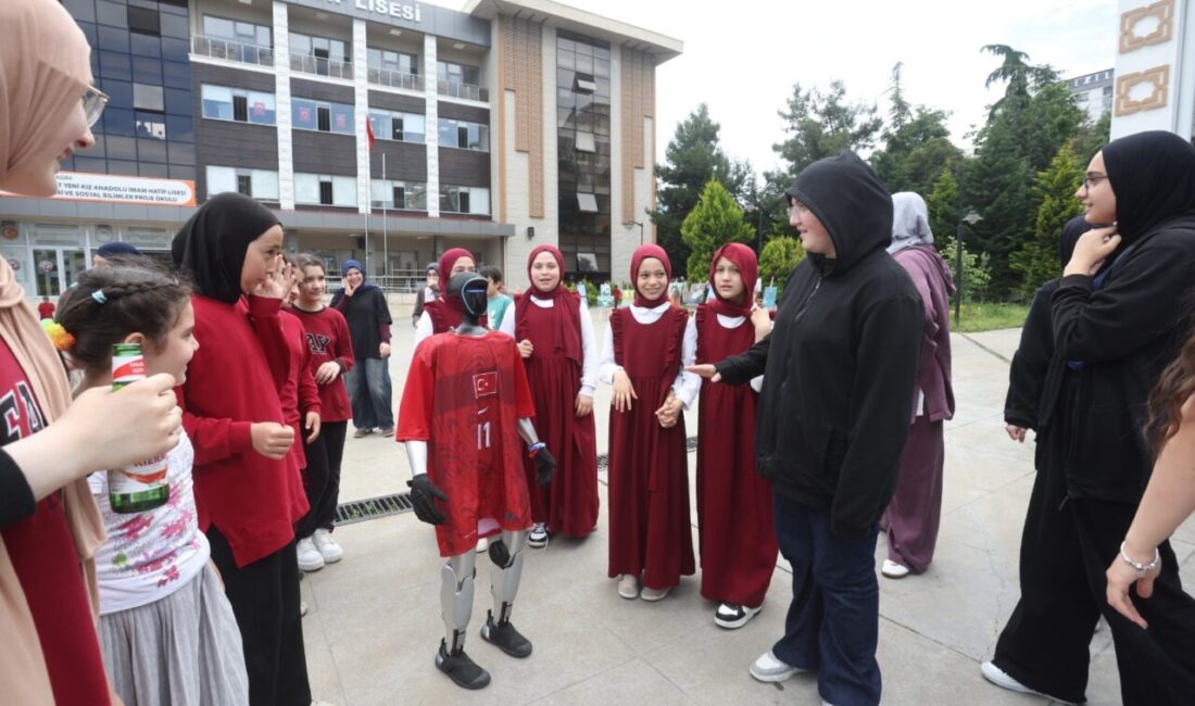 SAMSUN (AA) – Türkiye'nin nüfusa kaydedilen ilk insansı robotu CANİKMAN,
