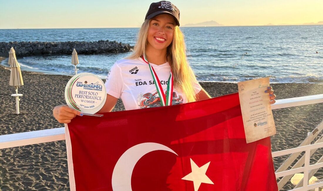 - Eda Savcıgil, Capri–Napoli açık deniz parkurunu solo tamamlayan ilk